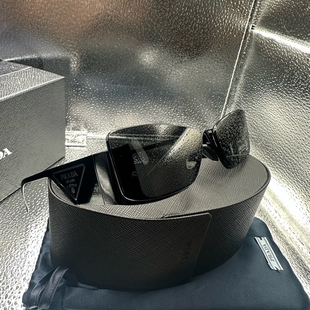 New PRADA PR 2 Women's Irregular Sunglasses - Black/Gray